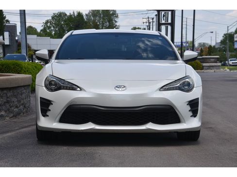 Used 2017 Toyota 86 RWD image 9