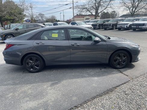 Certified 2023 Hyundai Elantra SEL FWD image 4
