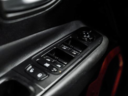 Used 2017 Jeep Renegade Trailhawk image 47