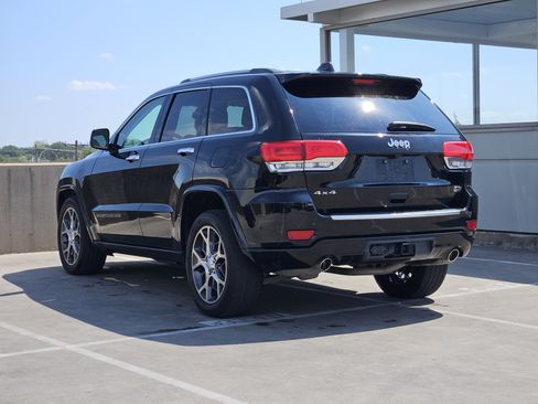 Used 2019 Jeep Grand Cherokee Overland AWD/4WD image 3