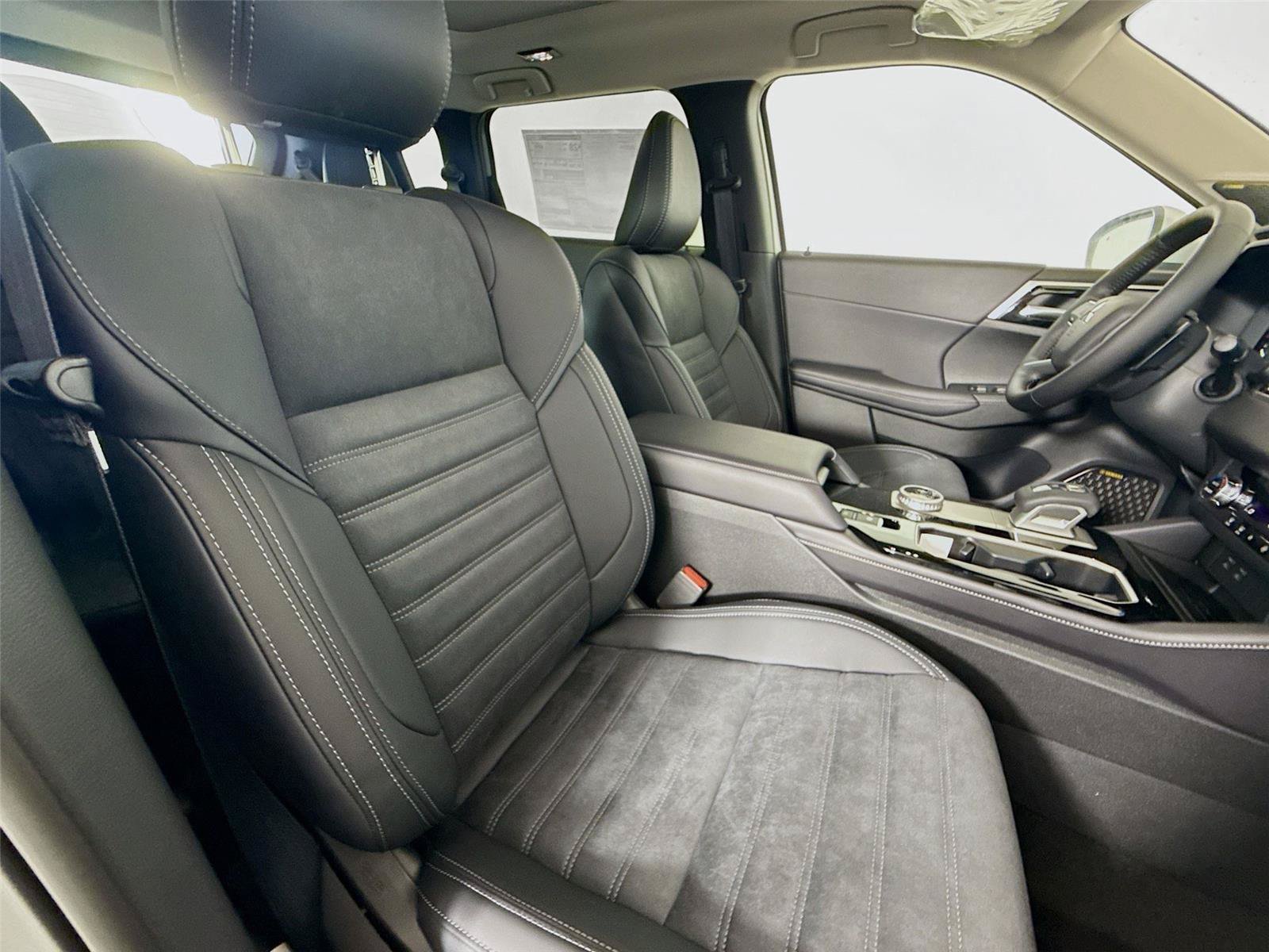 New 2026 Mitsubishi Outlander SE FWD image 20