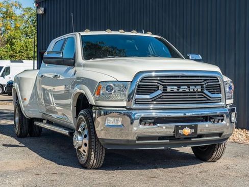 Used 2017 RAM 3500 Laramie Longhorn image 8