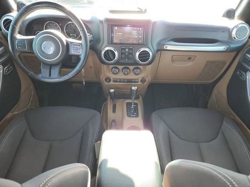 Used 2013 Jeep Wrangler Unlimited Sahara image 13