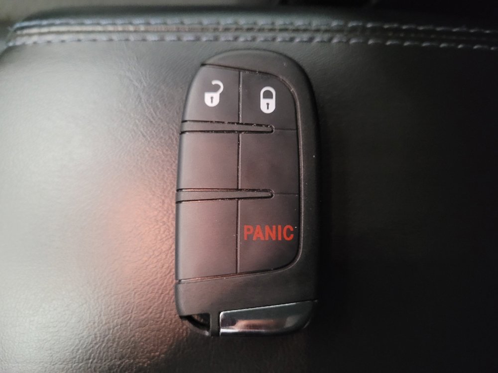 Used 2022 Jeep Compass Latitude FWD image 32