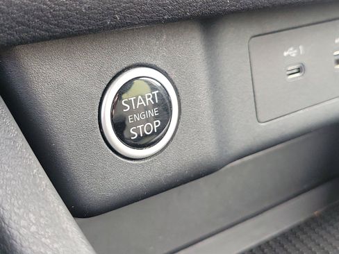 Used 2023 Nissan Rogue SV AWD/4WD image 31