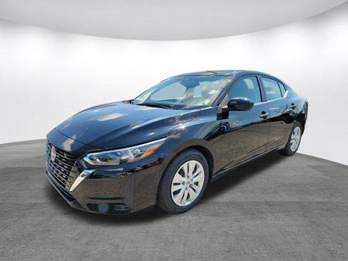 Used 2025 Nissan Sentra S FWD image 3