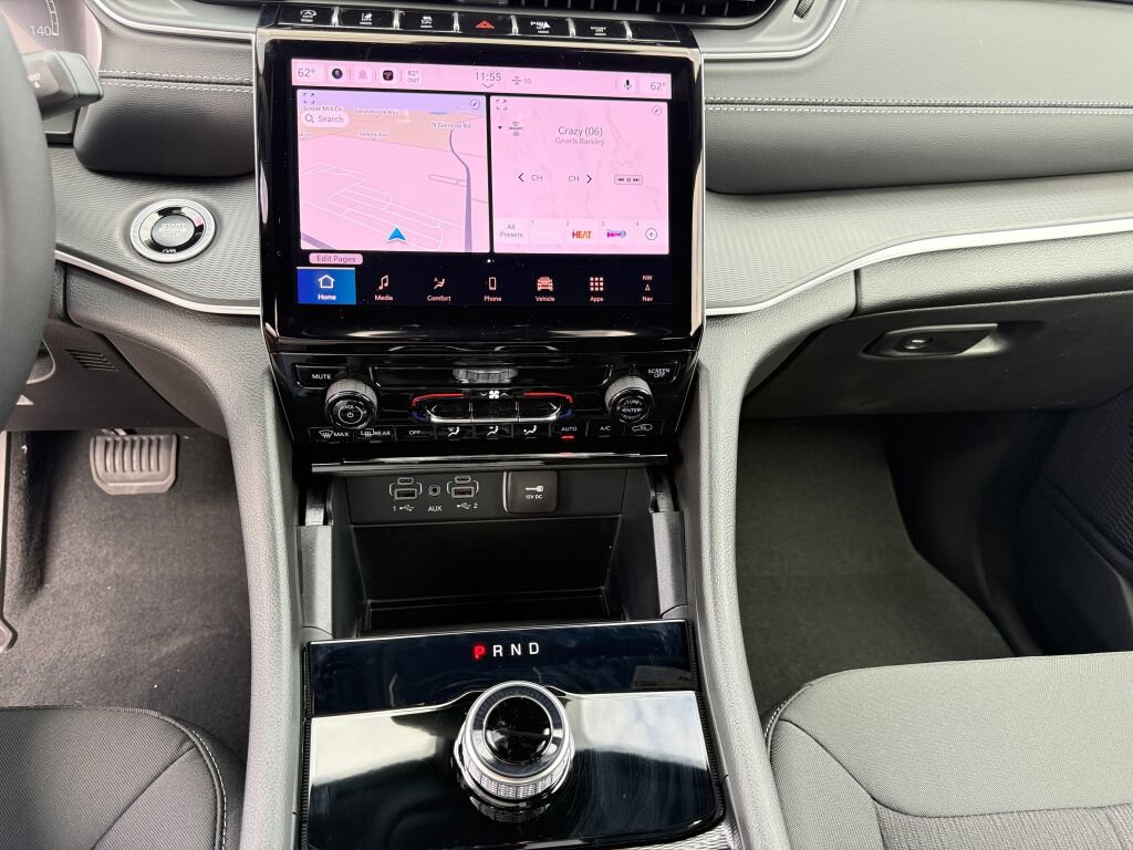New 2027 Jeep Grand Cherokee Laredo AWD/4WD image 22