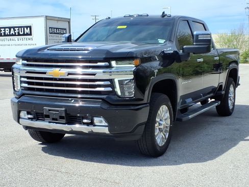 Used 2022 Chevrolet Silverado 2500 High Country w/ Safety Package II AWD/4WD image 2