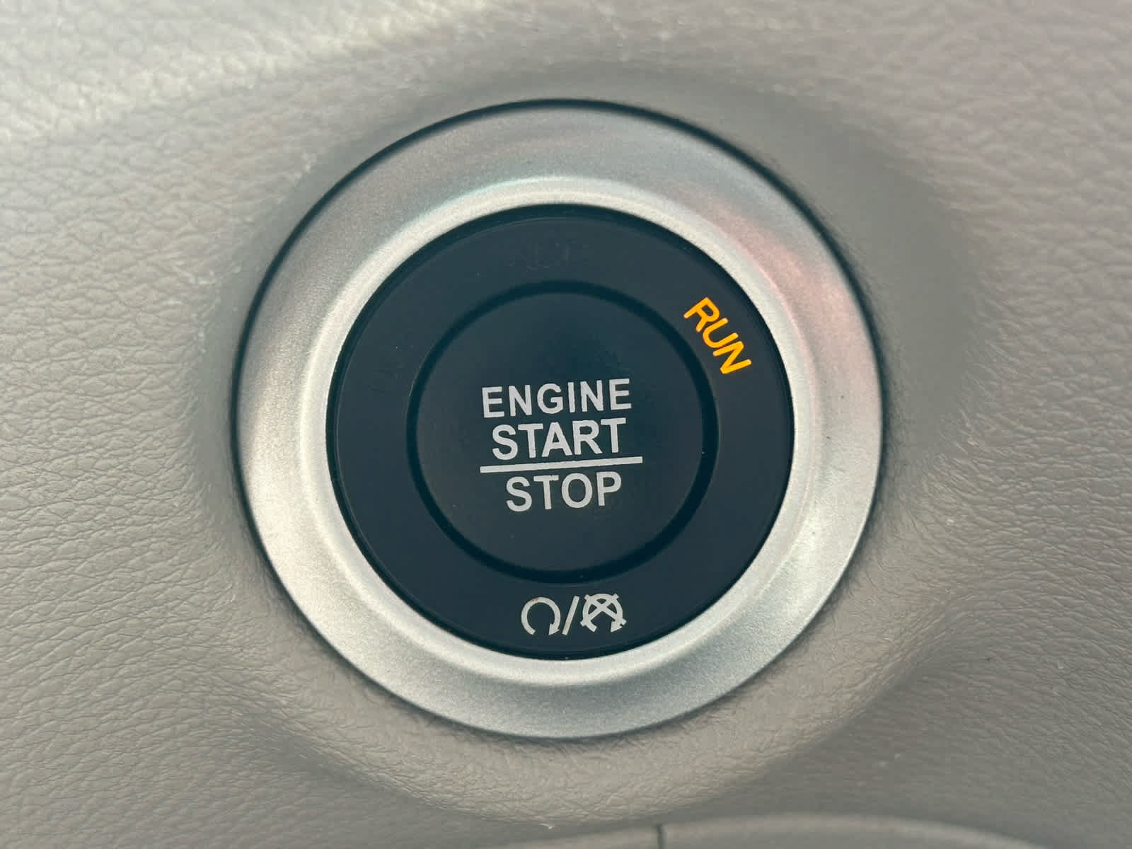 Used 2024 Chrysler Pacifica Touring-L FWD image 32