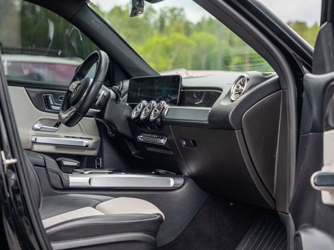 Used 2021 Mercedes-Benz GLB 250 4MATIC w/ AMG Line image 13
