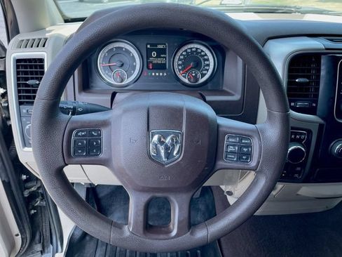 Used 2017 RAM 1500 Classic SLT AWD/4WD image 12