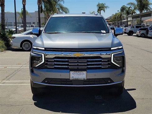 New 2025 Chevrolet Suburban Premier image 24