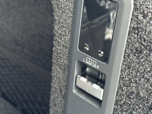 New 2025 Land Rover Range Rover SE image 7