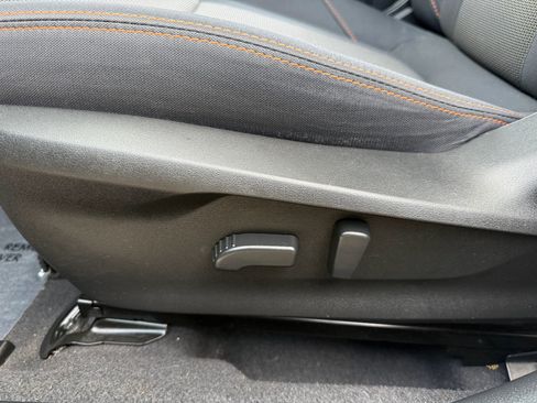 Used 2021 Subaru Crosstrek 2.0i Premium w/ Moonroof Package image 36