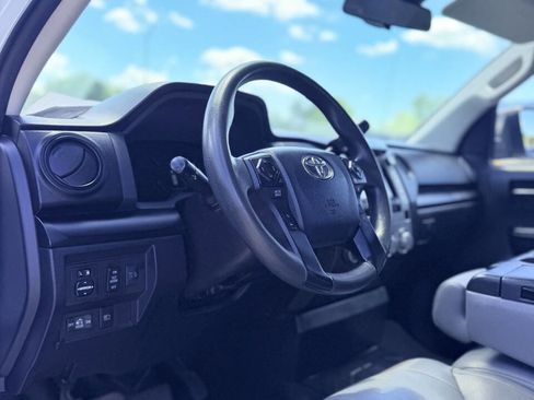 Used 2018 Toyota Tundra SR image 10