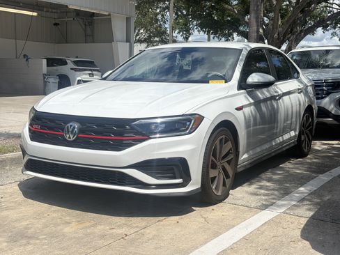 Used 2019 Volkswagen Jetta GLI FWD image 3