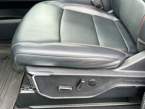 Used 2023 Ford F150 Lariat w/ Equipment Group 502A High image 9