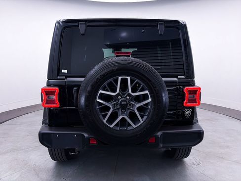 Used 2024 Jeep Wrangler Sahara w/ Technology Group image 16