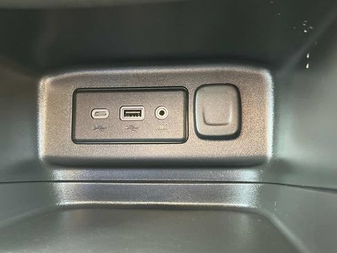 Used 2023 Chevrolet Equinox RS w/ LPO, Floor Liner Package FWD image 35
