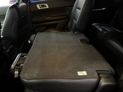 Used 2014 Ford Explorer XLT w/ Equipment Group 202A AWD/4WD image 31