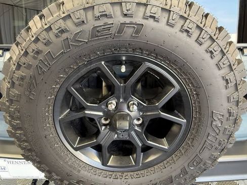 Used 2024 Jeep Wrangler Unlimited Sport AWD/4WD image 7
