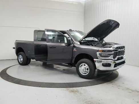 New 2026 RAM 3500 Tradesman AWD/4WD image 9