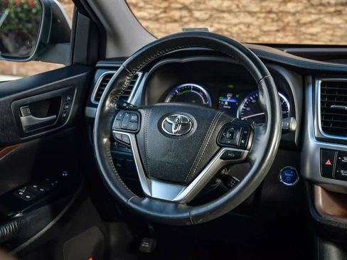 Used 2015 Toyota Highlander Limited Platinum image 13