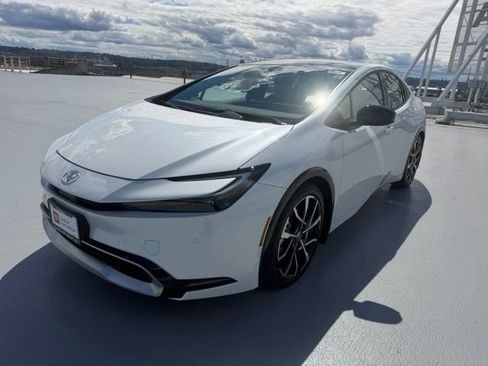 Certified 2026 Toyota Prius Plug-In Hybrid w/ Limited Premium Package FWD image 11