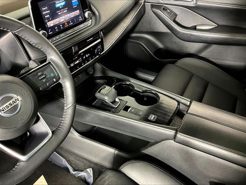 Used 2021 Nissan Rogue SL FWD image 18