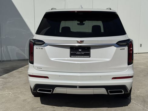 New 2025 Cadillac XT6 Sport w/ Technology Package image 8