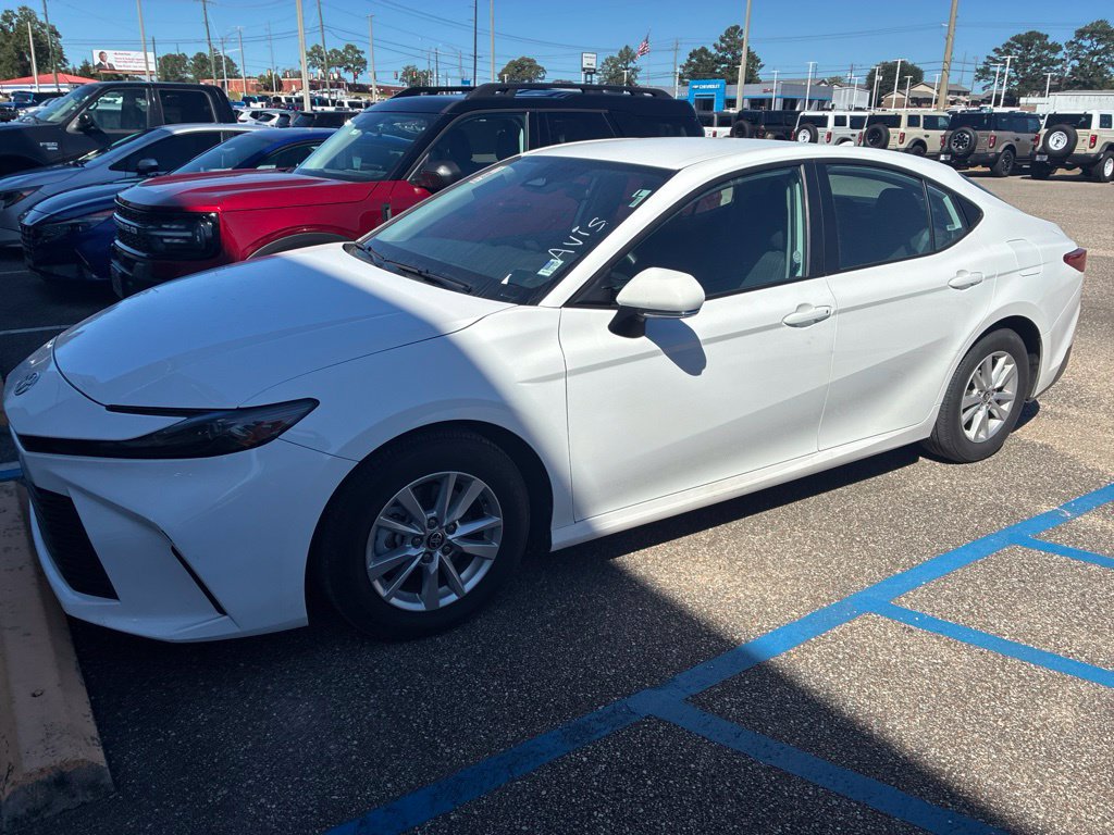Used 2025 Toyota Camry LE FWD image 2