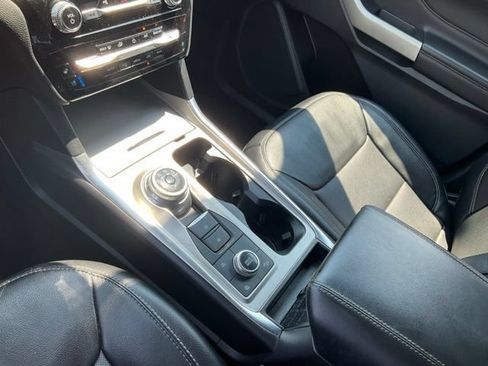 Used 2023 Ford Explorer Limited AWD/4WD image 16