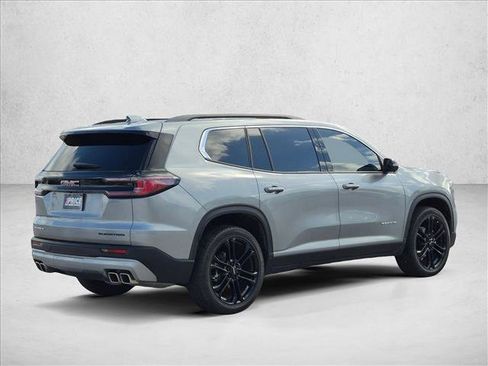 Used 2025 GMC Acadia Elevation w/ Elevation Premium Package FWD image 5