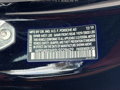 Used 2020 Porsche 911 Carrera 4S w/ Premium Package image 44