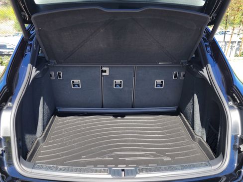 Used 2024 Porsche Macan image 32