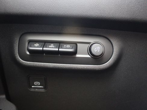 Used 2023 GMC Terrain Denali image 18