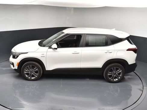 Used 2022 Kia Seltos LX image 41