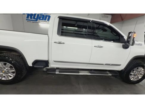 Certified 2024 Chevrolet Silverado 2500 High Country w/ High Country Premium Package AWD/4WD image 9
