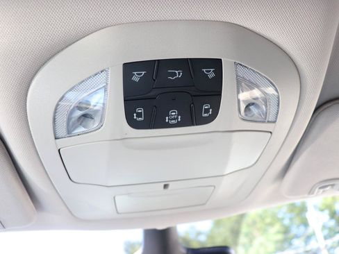 Used 2024 Chrysler Pacifica Touring-L FWD image 52