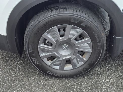 Used 2026 Nissan Kicks S FWD image 19