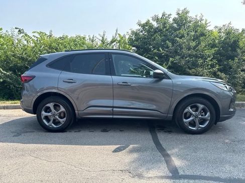 Used 2023 Ford Escape ST-Line w/ Tech Pack #1 AWD/4WD image 9