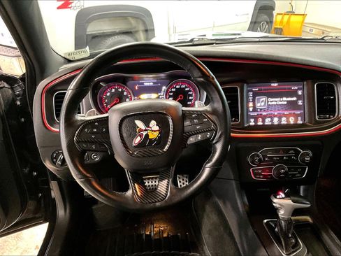 Used 2015 Dodge Charger R/T Scat Pack w/ Technology Group image 17