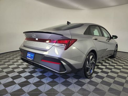 Certified 2025 Hyundai Elantra Sport FWD image 5