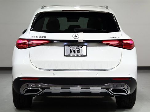 Used 2025 Mercedes-Benz GLC 300 4MATIC image 13