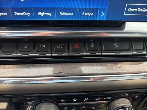 Certified 2024 Chevrolet Silverado 2500 LTZ w/ LTZ Plus Package image 30