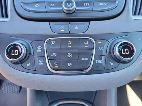 Used 2025 Chevrolet Malibu LT image 13