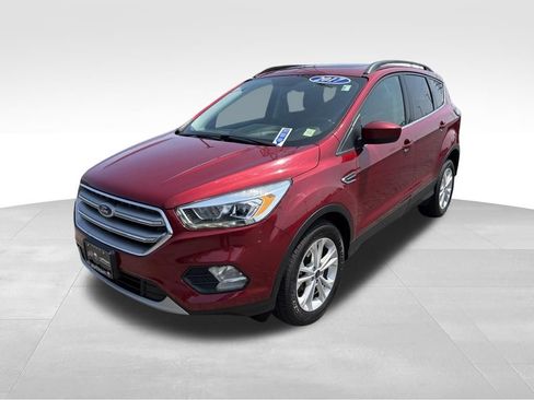 Used 2017 Ford Escape SE w/ Equipment Group 201A AWD/4WD image 3