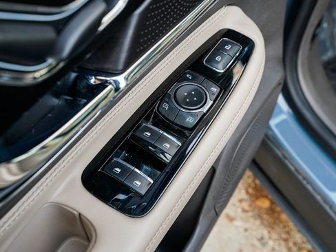 Used 2024 Lincoln Corsair Reserve w/ Equipment Group 201A image 10