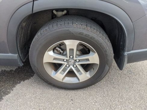 Used 2025 Honda Pilot EX-L image 11
