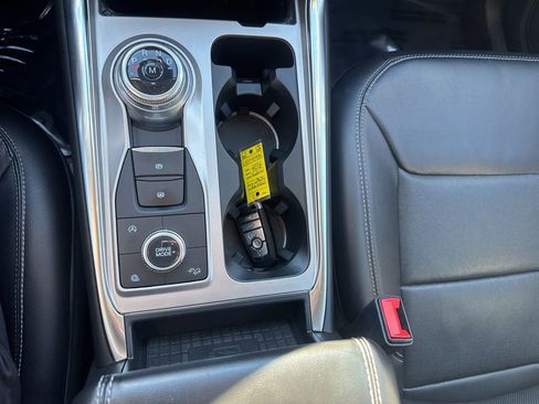 Used 2021 Ford Explorer Limited w/ Equipment Group 301A image 19